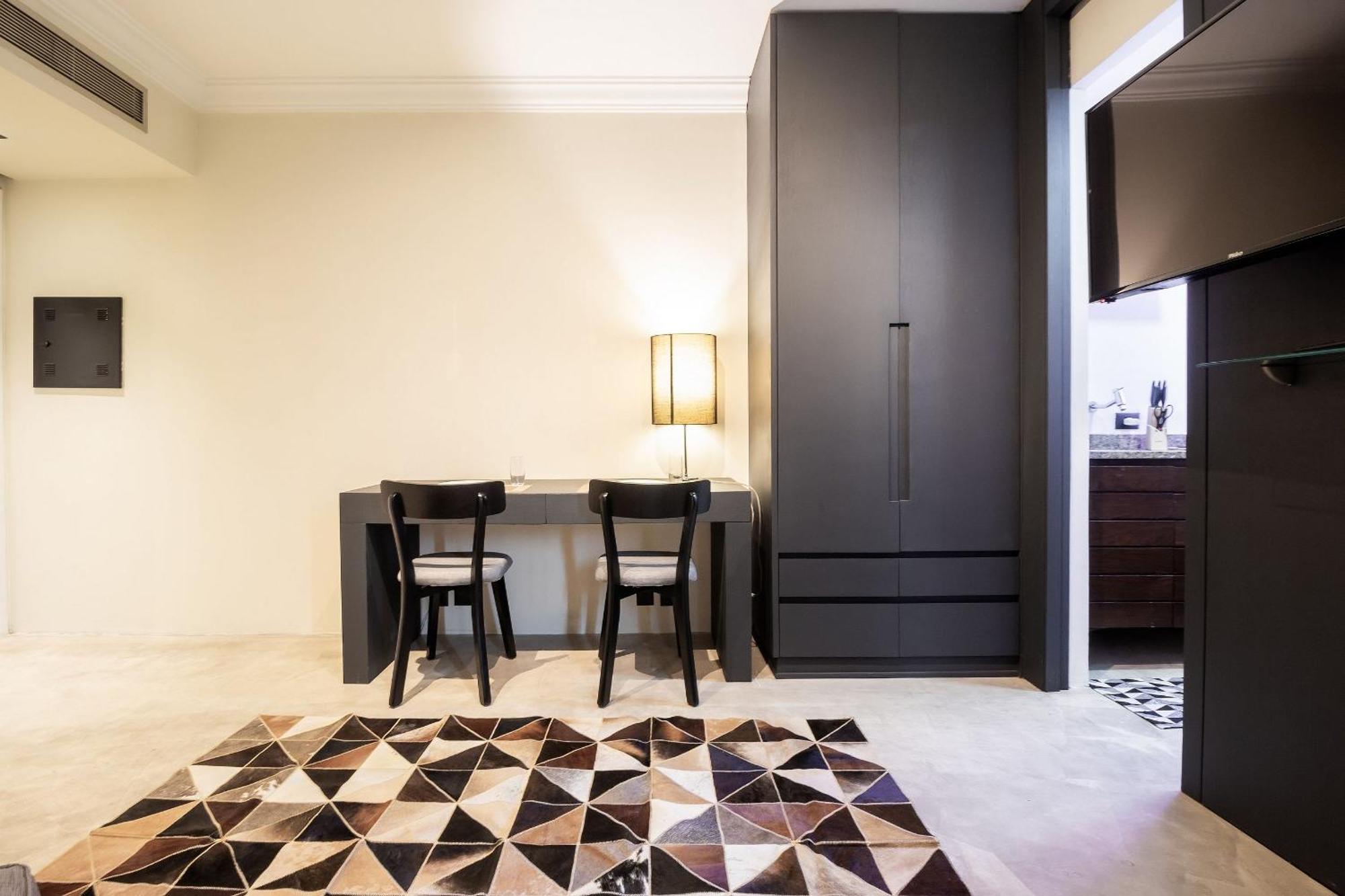 Localizado Dentro De Um Renomado Apartamento