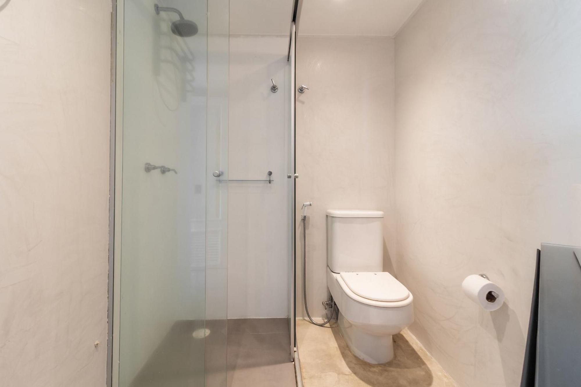 Apartamento Localizado Dentro De Um Renomado